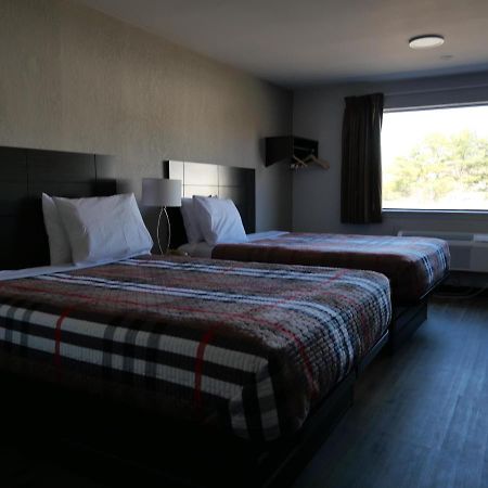 Hilltop Express Inn Groton Ngoại thất bức ảnh