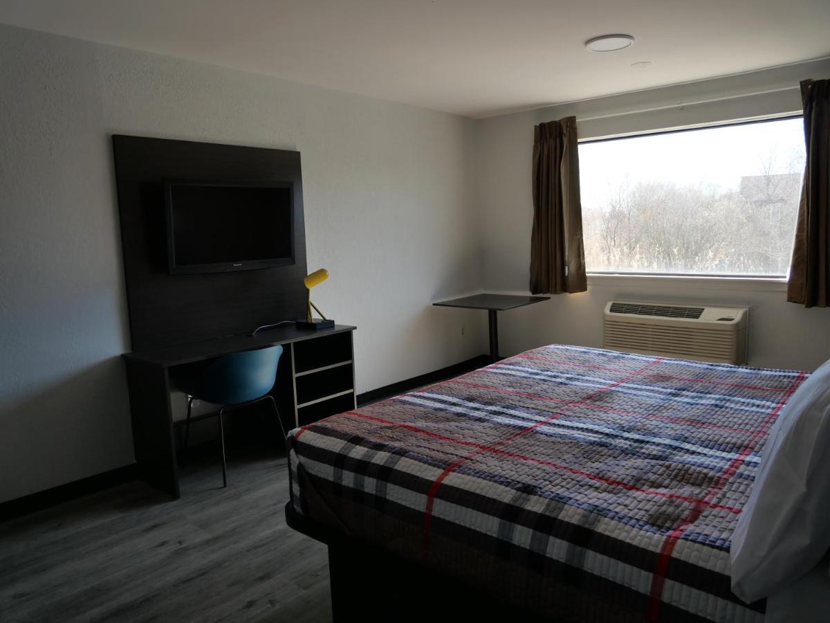 Hilltop Express Inn Groton Ngoại thất bức ảnh