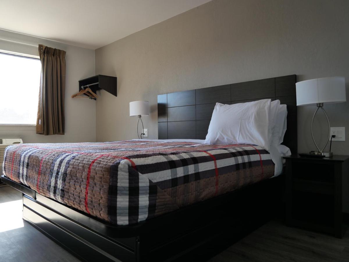 Hilltop Express Inn Groton Ngoại thất bức ảnh