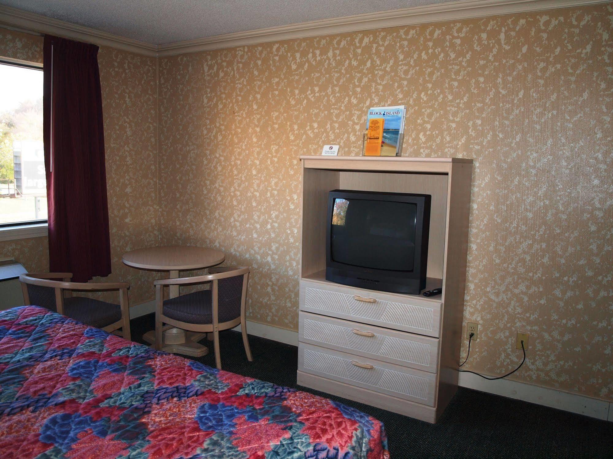 Hilltop Express Inn Groton Ngoại thất bức ảnh