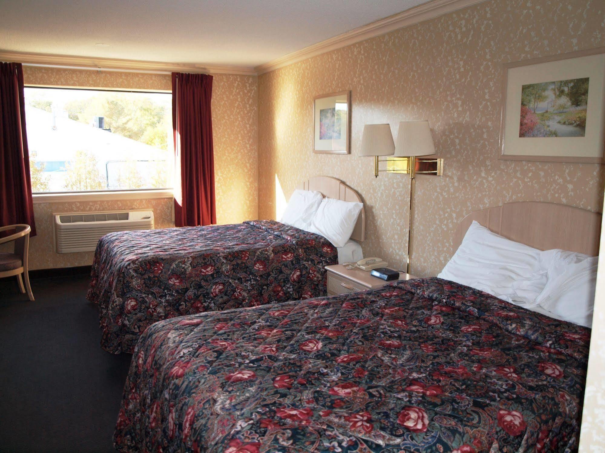 Hilltop Express Inn Groton Ngoại thất bức ảnh